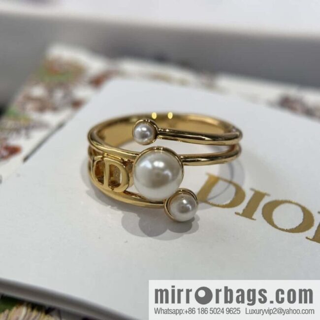 New ☑️ DIOR CD Pearl Ring