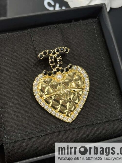 wsxc1734964367234_0-800x800hhetd44pra317495_20250625194855.jpg ❗️New ❗️ ☀️ new ☑️ Chanel double c diamond peach heart love brooch ☀️
