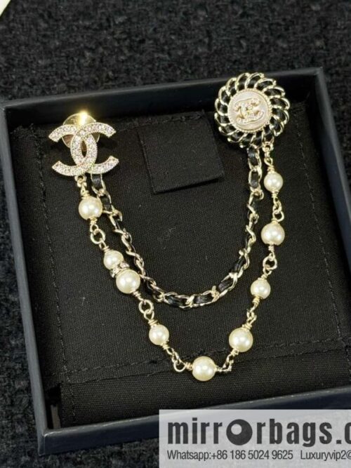 wsxc1734964378248_0-800x8003rgd5shhp1417464_20250625194753.jpg ❗️New ❗️ ☀️ New ☑️ Chanel Double C Pearl Double Brooch ☀️
