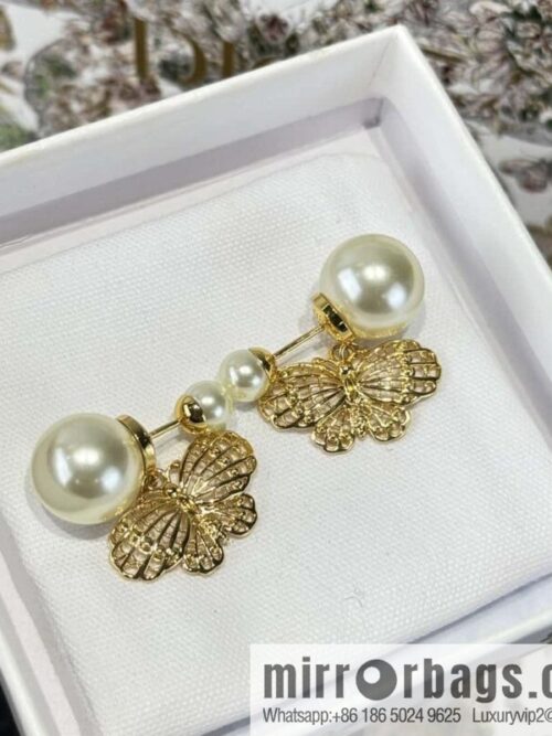 wsxc1734964481007_0-800x8000vgcag3hzyy17344_20250625194434.jpg ☀️New ☑️ Dior pearl butterfly stud earrings