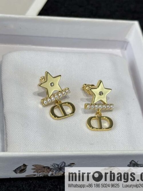 wsxc1734964518645_0-800x800vym4rjmsv4a17281_20250625194239.jpg ❗️New ❗️ ☀️ new ☑️ Dior pearl CD pentagram ⭐ star stud earrings ☀️