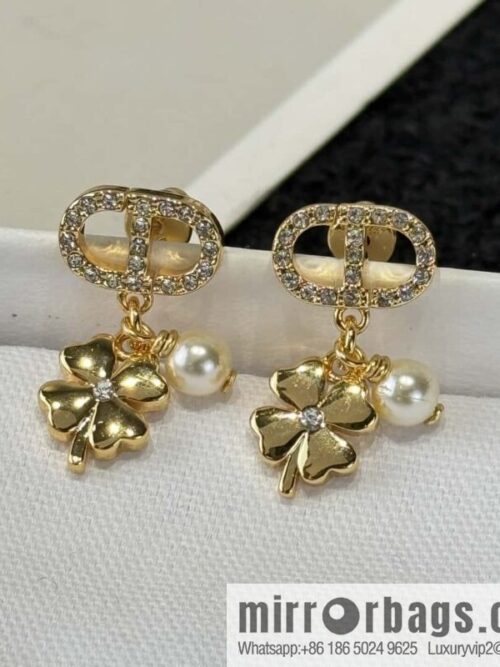 wsxc1734964524892_0-800x8004knm431u32r17265_20250625194208.jpg ❗️New ❗️ ☀️ New ☑️ Dior Pearl CD Clover Earrings ☀️