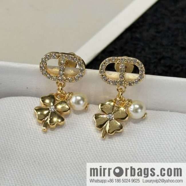 ❗️New ❗️ ☀️ New ☑️ Dior Pearl CD Clover Earrings ☀️