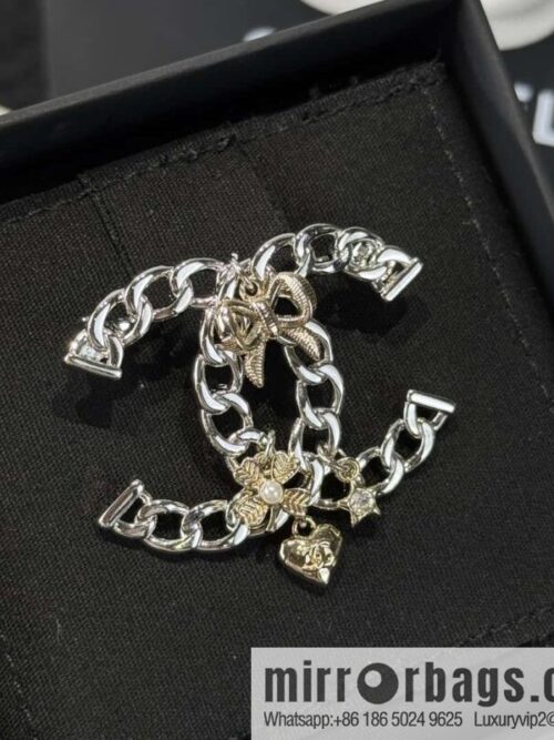 wsxc1734964532783_0-800x800amgckbg55g117241_20250625194122.jpg ❗️New ❗️☀️ New ☑️ Chanel Double C Hollow Twist Brooch ☀️