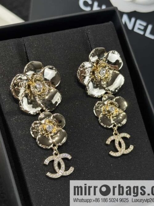 wsxc1734964561061_0-800x800rkspjo4gvvk17127_20250625193755.jpg ❗️New ❗️☀️ new ☑️ chanel c3 double c gold camellia stud earrings ☀️