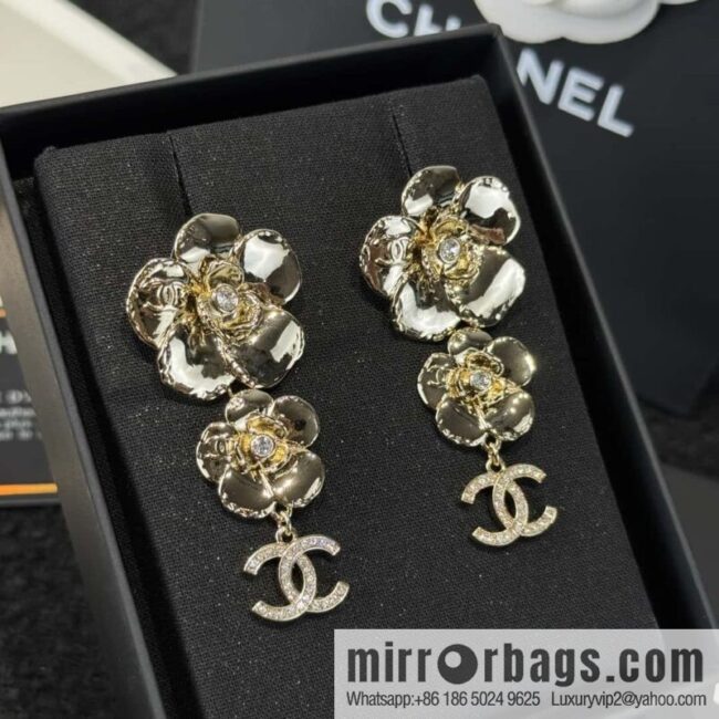 ❗️New ❗️☀️ new ☑️ chanel c3 double c gold camellia stud earrings ☀️