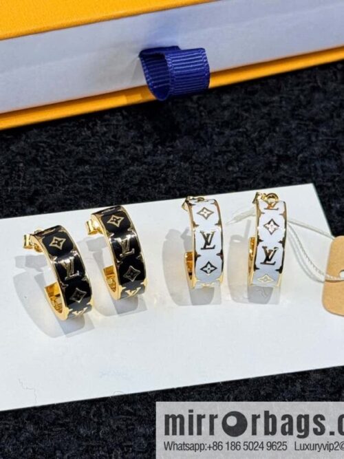 wsxc1734964570016_0-800x8002ouh0juauxw17184_20250625193935.jpg ❗️New ❗️ ☀ Original ☀ Louis Vuitton LV stud earrings ☀