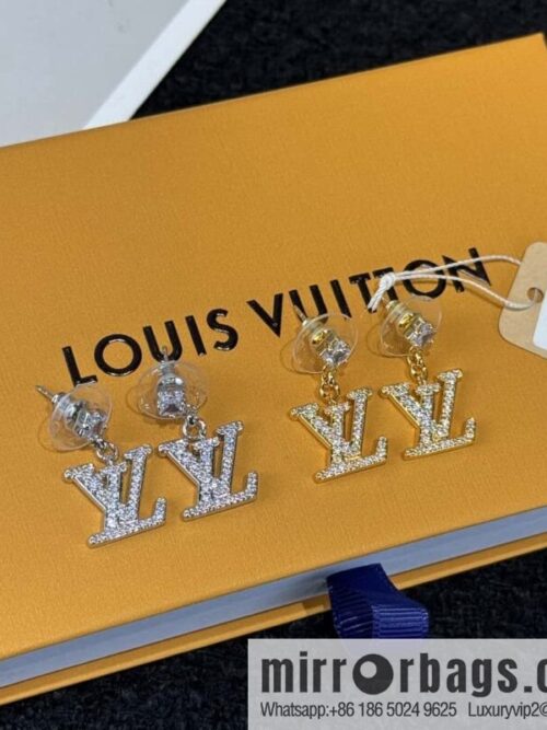 wsxc1734964604097_0-800x800msdldwzjny22117_20250625103346.jpg ❗️New ❗️ ☀ Original ☀ Louis Vuitton LV full diamond letter stud earrings ☀