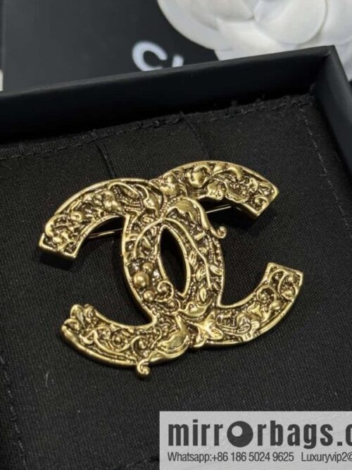 wsxc1734964647447_0-800x800l35l3ywel5b2011_20250625103033.jpg ❗️New ❗️ ☀️ new ☑️ Chanel double c brooch ☀️
