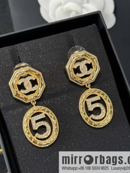 wsxc1734964658757_0-800x800eqwtxcixnwo1995_20250625103001.jpg ❗️New ❗️☀️ New ☑️ Chanel double c5 word earrings ☀️
