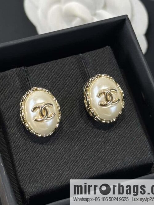 wsxc1734964663045_0-800x800k5njcr0eagb1977_20250625102926.jpg ❗️New ❗️ ☀️ new ☑️ Chanel double c oval stud earrings ☀️