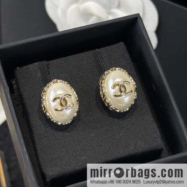 ❗️New ❗️ ☀️ new ☑️ Chanel double c oval stud earrings ☀️