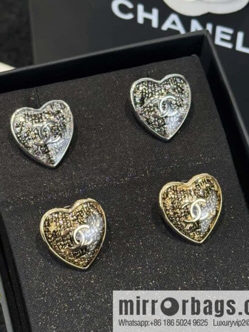 wsxc1739977187044_0-800x800sli2wgo21ie1787_20250625102329.jpg ❗️New ☀️ new ☑️ Chanel C1 double c peach heart love stud earrings ☀️