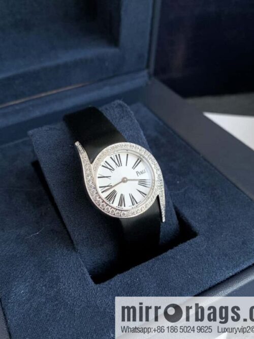 The small 26mm Earl Glitter model is online. Women\'s Diamond Watch from Limelight Gala Collection