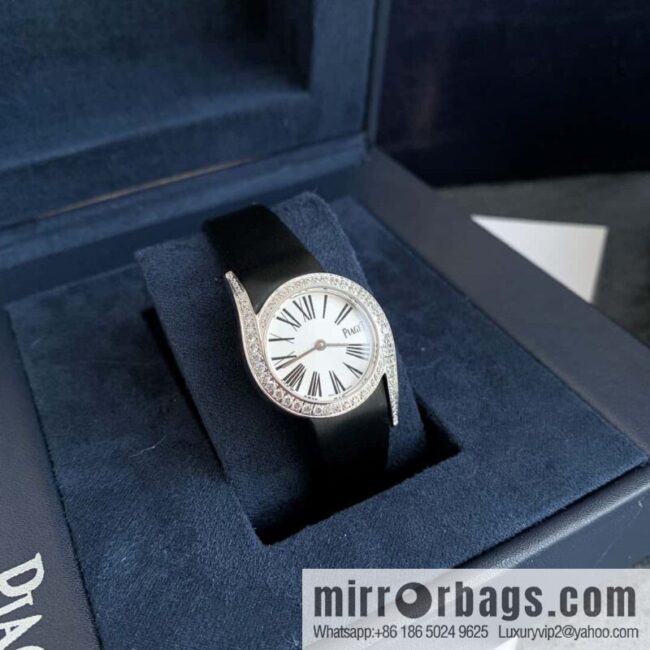 The small 26mm Earl Glitter model is online. Women\'s Diamond Watch from Limelight Gala Collection