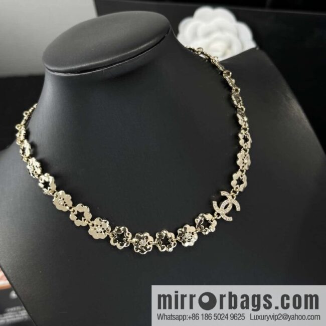 ❗️New ❗️☀️ New ☑️ Chanel Double C Flower Necklace ☀️