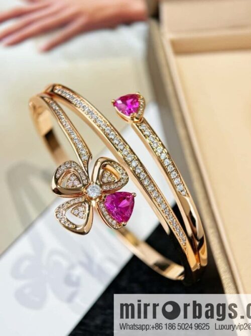 wsxc1740416180217_0-800x800sopugjco4xh1714_20250625102100.jpg ❗️New ❗️ ☀ BVLGARI DIVAS\'DREAM Ruby Clover Bracelet Bracelet ☀️