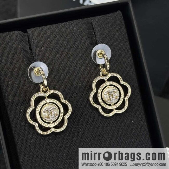 ❗️New ❗️ ☀️ new ☑️ chanel c2 double c flower stud earrings ☀️