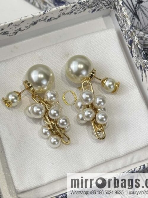 wsxc1740416225890_3-800x800r4me4245ohp1576_20250625101638.jpg ❗️New ❗️ Dior stud earrings ☀️ new ☑️ Dior DIOR size pearl stud earrings ☀️