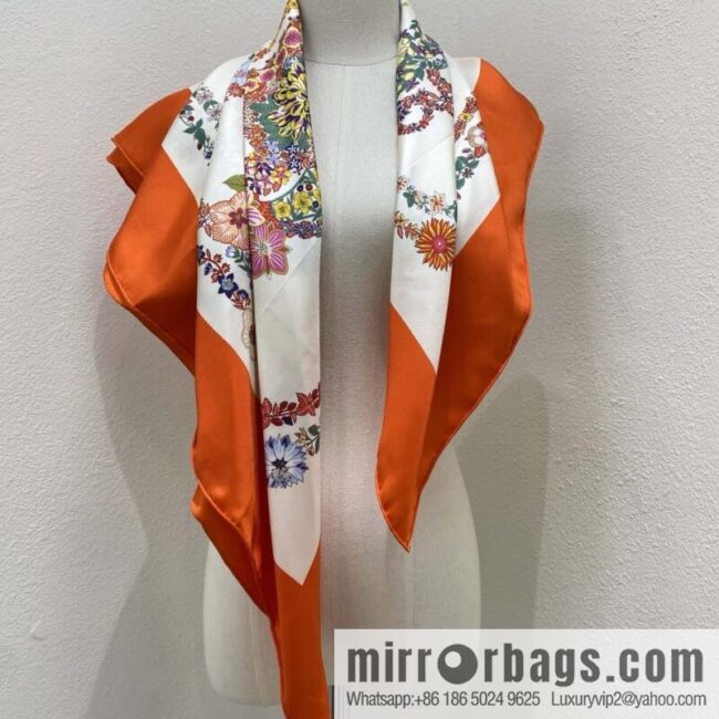 wsxc1741120382146_0-800x800ponqurmc1243247_20250625030141.jpg HERMES \"Gorgeous Bridle Floral Edition 90 Square Towel\"