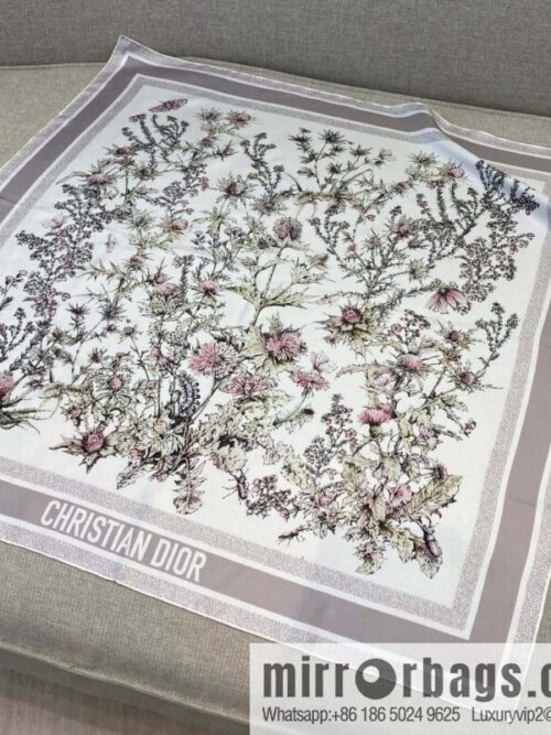 DIOR Early Spring New \"Rue Printed Square Towel\"