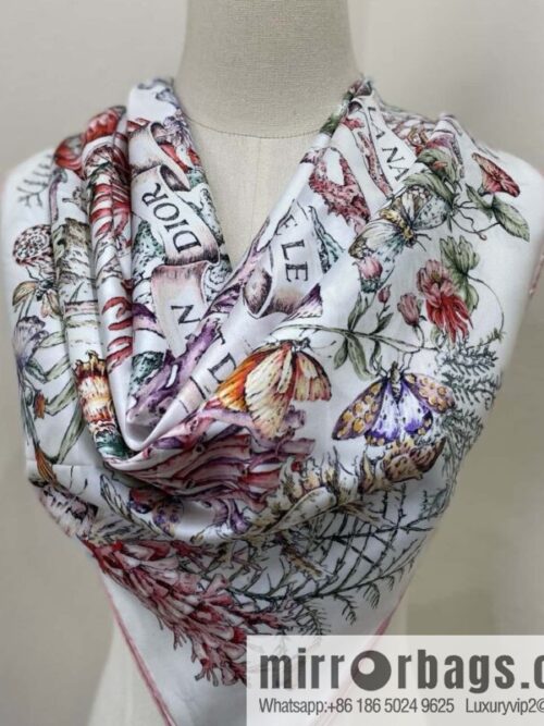 wsxc1741121002548_0-800x800y4bvhfdakxr3139_20250625030027.jpg DIOR Early Spring New \"Rue Printed Square Towel\"