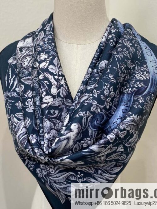 wsxc1741121172179_0-800x800sxvf1zcqeei3110_20250625030008.jpg DIOR Early Spring New \"Rue Printed Square Towel\"
