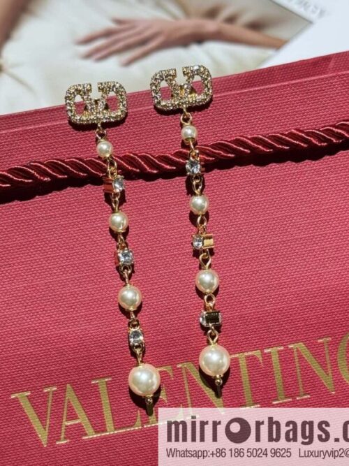 New ☑️ Valentino long fringed pearl stud earrings