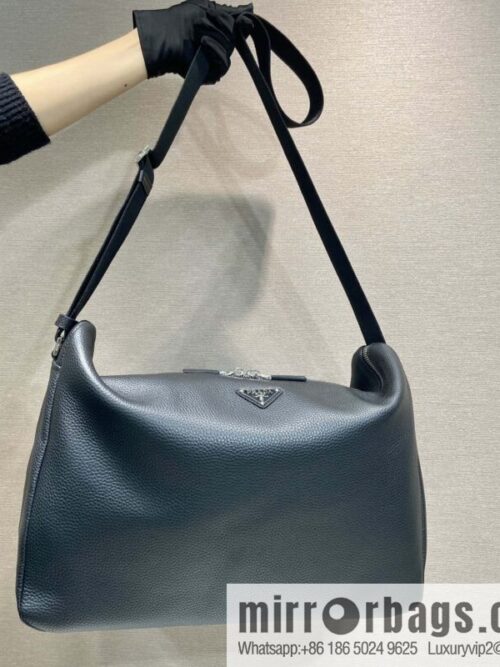 wsxc1741950424615_0-800x800kf0q0uxleq176933_20250630183801.jpg PRADA 🎉 new messenger bag 🎉🎉😉 2VH185 large