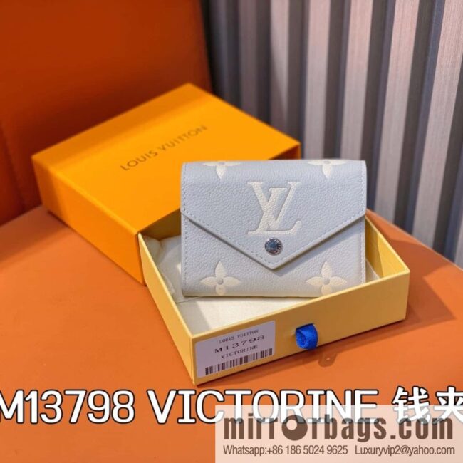 [Boutique‑grade] M13798 taro purple, full leather three-fold wallet VICTORINE wallet