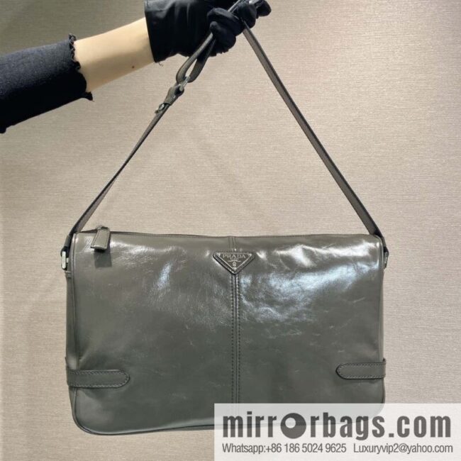 PRADA 🎉 new oil wax leather 🎉 2VH187 messenger bag🎉🎉