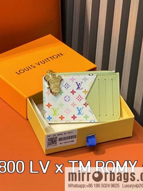 [Boutique‑grade] M13800 green white color, card bag, card clip wallet, the new LV x TM ROMY card clip of the season.