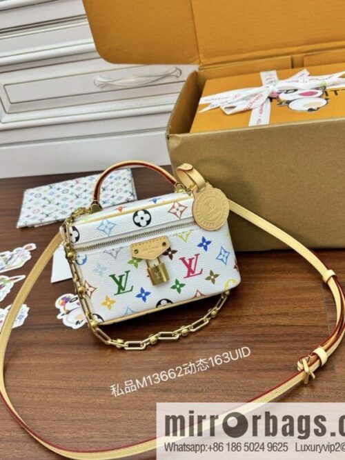 wsxc1743429961172_0-800x800s2x51e4c4vi59123_20250630014118.jpg LV M13662 LV x TM Vanity Chain Pouch