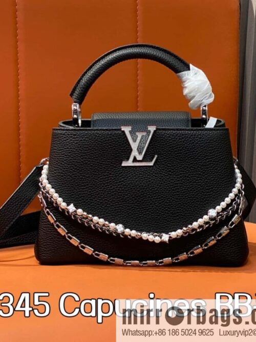 [Boutique‑grade] M12345 black, full leather cap, this Capucines BB handbag.