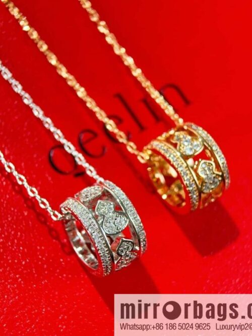wsxc1744211352579_0-800x800osct0ezzbtn245_20250625093345.jpg ❗️New ❗️ ☀️ Qeelin Petite Wulu Circle Full Diamond Gourd Necklace ☀️