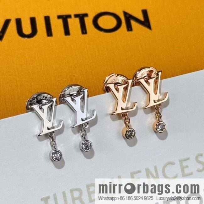 ❗️❗️New ❗️☀ Louis Vuitton LV floral stud earrings ☀