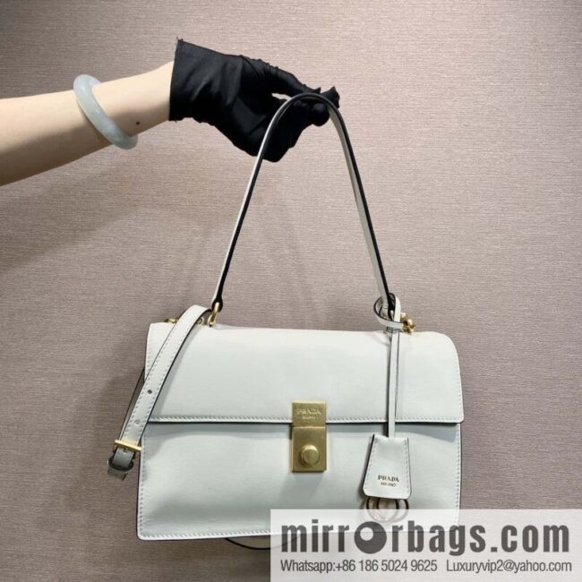 PRADA 🎉 new catwalk model 🎉 1BN023 calfskin 🎉🎉 white
