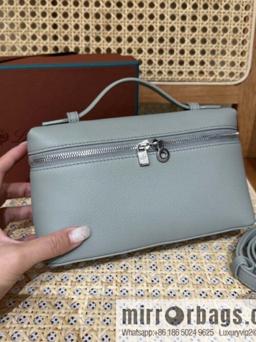 wsxc1744391287070_0-800x800nzzufrvwwl247945_20250629235853.jpg Loro Piana 2nd Generation Extra Pocket L19 Clutch Bag FAN4046 Eucalyptus Silver Buckle
