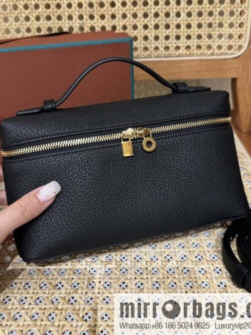 wsxc1744392358393_0-800x8000fw21geoo3o47849_20250629235804.jpg Loro Piana 2nd Generation Extra Pocket L19 Clutch Bag FAN4046 Black Gold Buckle