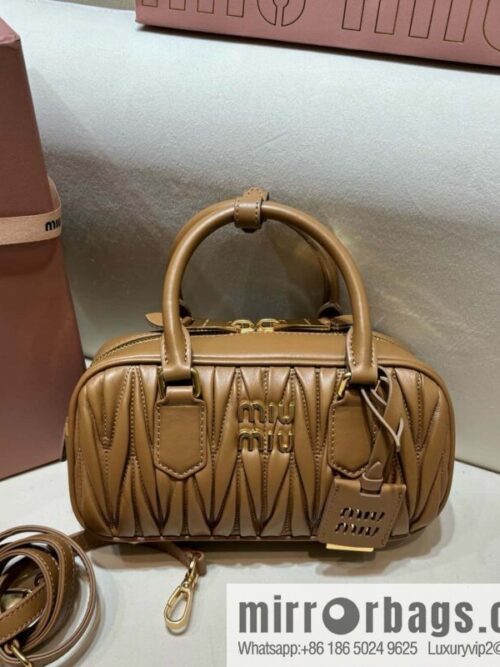 wsxc1744726961183_0-800x800ssojqs4esig47364_20250629235301.jpg Sheepskin Textured Retro Rectangle Bag | Leather Bowling Bag 5BB142 💕💕