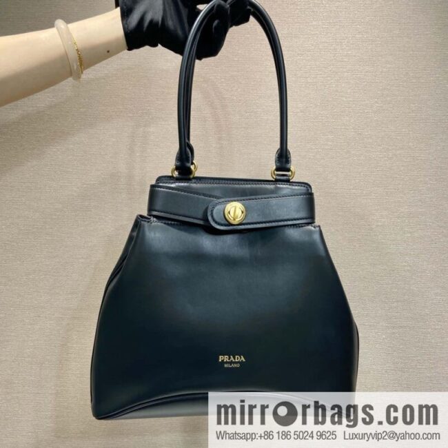 PRADA 🎉 new 🎉 1BG567 long arm 🎉🎉 black