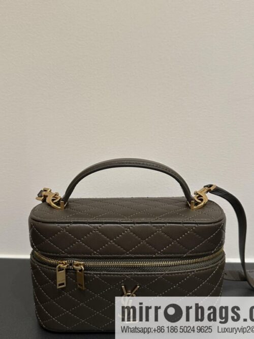 YSL 𝗚𝗔𝗕𝗬 𝗩𝗔𝗡𝗜𝗧𝗬 Mini Sheepskin Clutch Bag 766731 Musk Green
