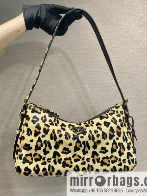 wsxc1746970803434_0_jpg-800x80043bjja1e0cq24980_20250625233949.jpg PRADA new Aimee armpit bag 1BC229 leopard print