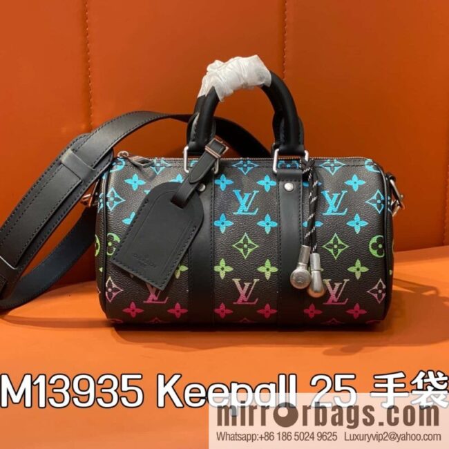 [Boutique‑grade] M13935 black gradual change men\'s bag pillow bag Keepall 25 handbag