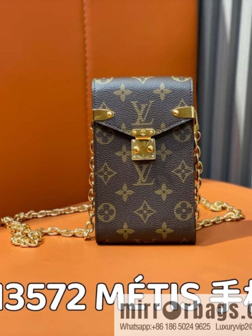 [Boutique‑grade] M13572 presbyopia, mobile phone bag chain bag, the new MÉTIS mobile phone bag of the season