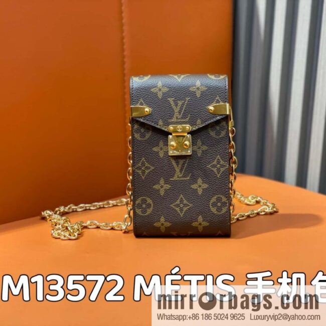 [Boutique‑grade] M13572 presbyopia, mobile phone bag chain bag, the new MÉTIS mobile phone bag of the season
