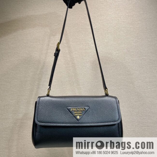 wsxc1747316227213_0_jpg-800x800r1jc4ykcvtn14148_20250625181600.jpg PRADA new 1BN022 black