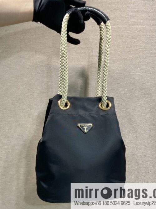 wsxc1748009750739_0_jpg-800x800hy0bnm3sryb13018_20250625174216.jpg Prada new bucket bag 1BE082 catwalk model, black.