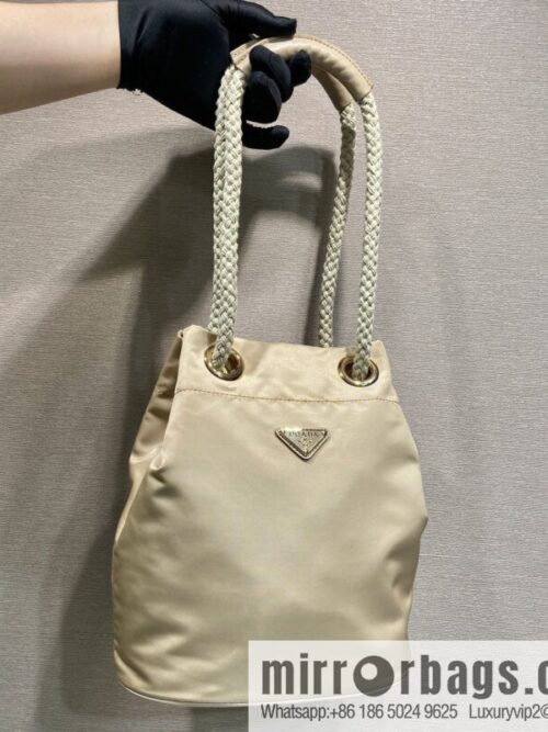 wsxc1748009989544_0_jpg-800x800kogbfgp4kxx13003_20250625174145.jpg Prada\'s new bucket bag 1BE082 catwalk model, apricot.