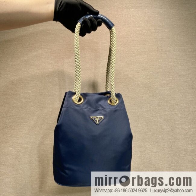 Prada\'s new bucket bag 1BE082 catwalk model, blue.